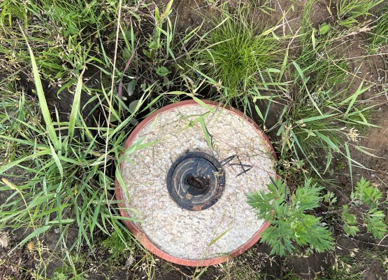 Komercapbūves zeme stratēģiski izdevīgā vietā Ādažos (Stapriņos). A1 (Via Baltica) šosejas malā!